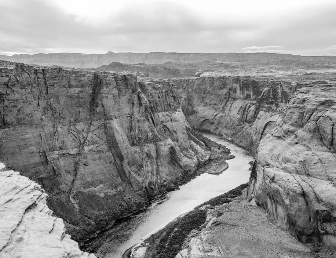 Noah Jigsaw Puzzle Benghazi Lighthouse is an active lighthouse located on the coast of Libya in the neighborhood of the Sidi Khrebish area in Benghazi in black white 1000 pieces