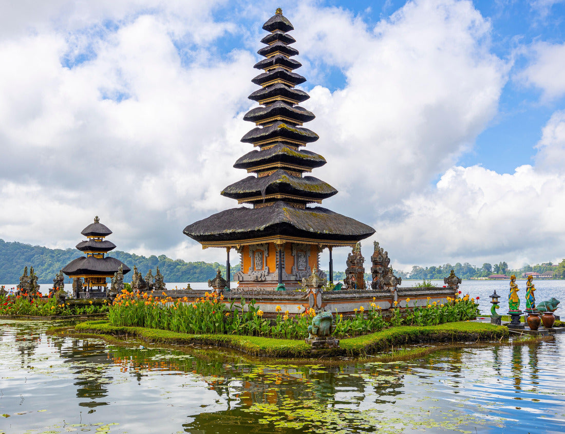 Noah Jigsaw Puzzle A scenic view of a traditional, historical temple located in beautiful Bali, Indonesia 1000 pieces