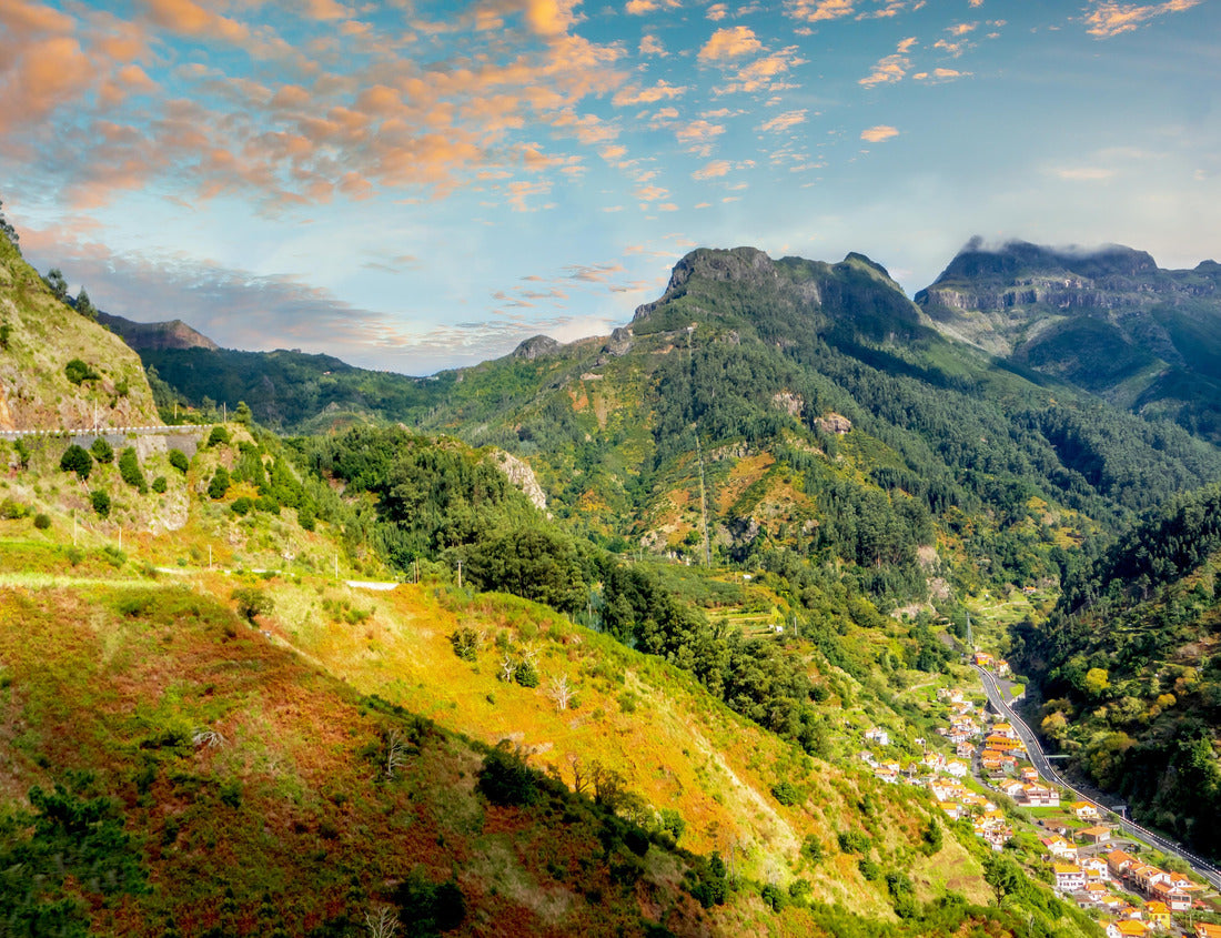 Noah Jigsaw Puzzle Mountains between Machico and Santo António da Serra, port, Madeira, Portugal 1000 pieces