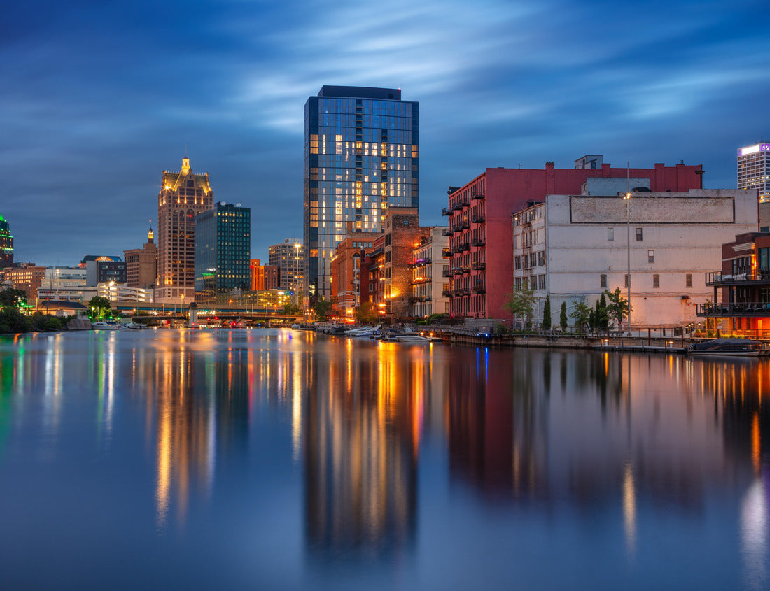 Noah Jigsaw Puzzle Milwaukee, Wisconsin, USA. Cityscape image of downtown Milwaukee, Wisconsin, USA with reflection of the skyline in Mnemonee River at twilight blue hour 1000 pieces