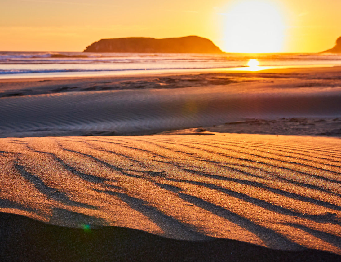 Noah Jigsaw Puzzle Golden Hour Waves and Ripples on Oregon Beach - Low Angle Perspective 1000 pieces