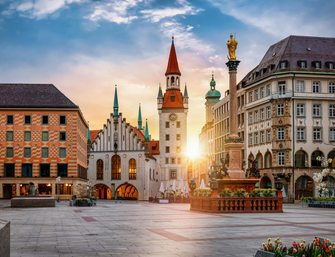 The old town of Munich, Germany, with Town Hall at the Marienplatz Square during a sunrise without people 1000pc Puzzle