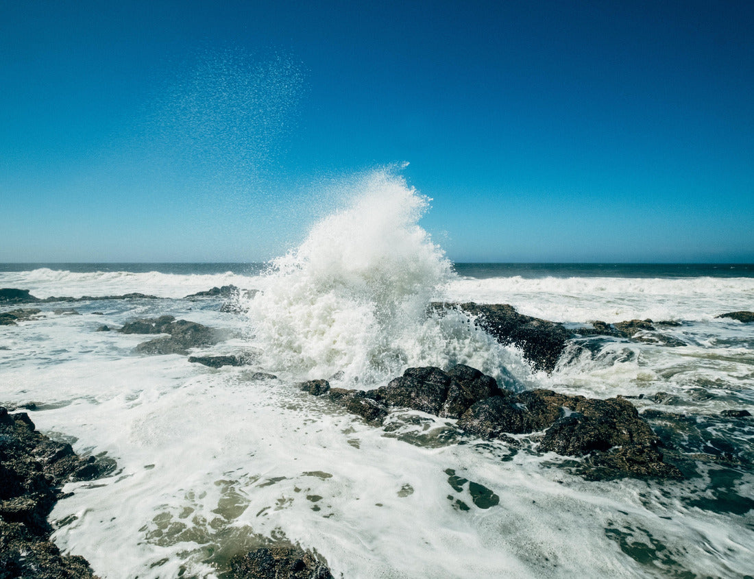 Noah Jigsaw Puzzle Water Explodes From Thor's Well on Oregon Coast With Pacific Ocean In Background, Cape Perpetua Senic Area, Siuslaw National Forest, Oregon 1000 pieces