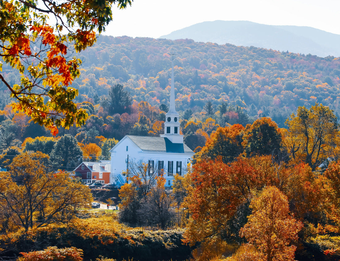 Noah Jigsaw Puzzle Iconic church in Stowe Vermont with colorful fall foliage 1000 pieces