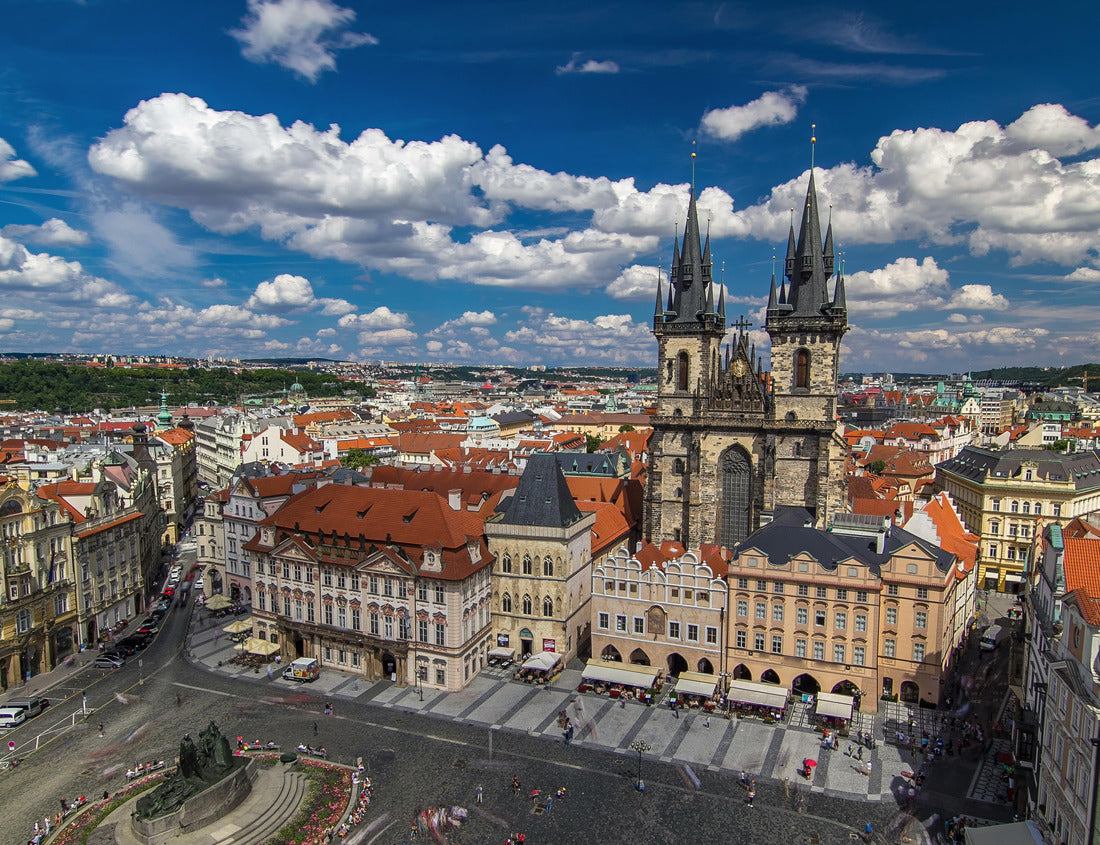 Old Town Square with monument timelapse in Prague, Czech Republic. It is the most well known city square (Staromestka nameste) 1000pc Puzzle