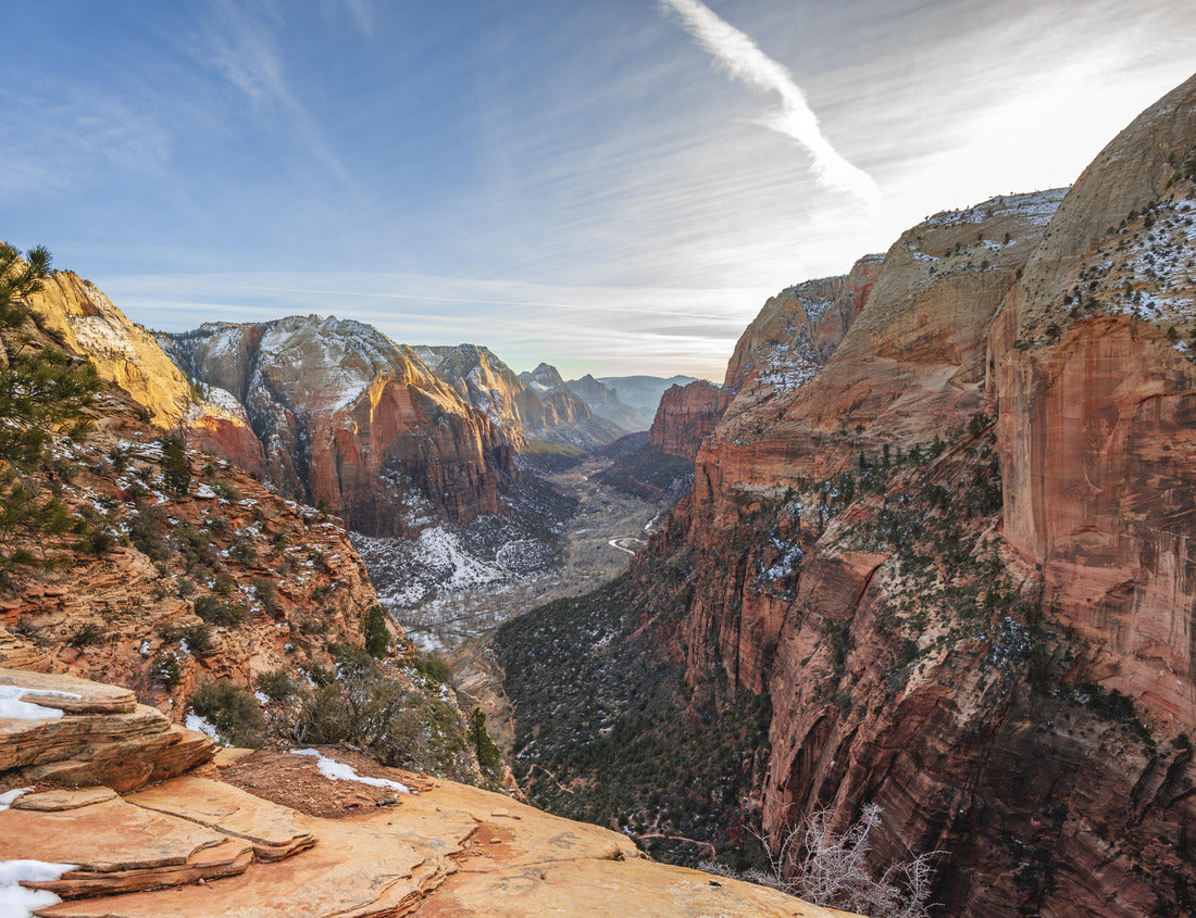 Angels Landing into Zion Canyon with Virgin River, Angels Landing Trail, in Winter, Mountain Landscape, Zion National Park, Utah, USA, North America 1000pc Puzzle