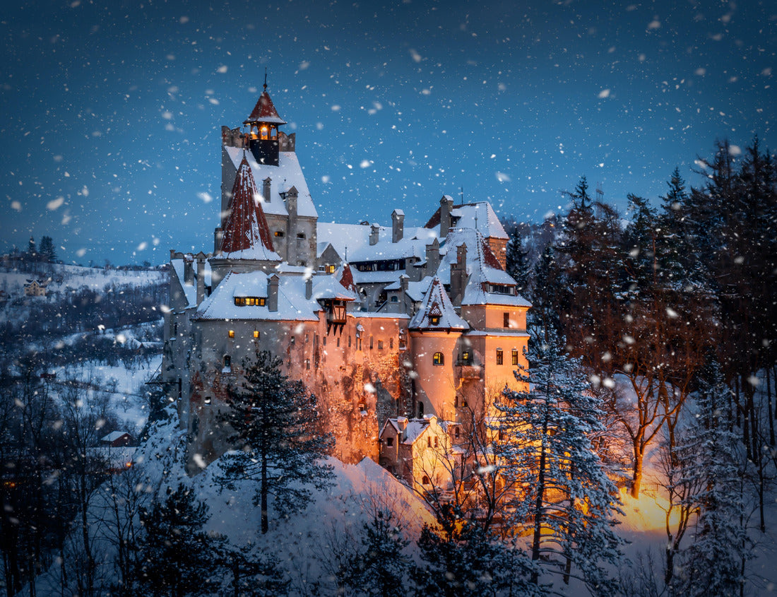 Winter scene with Medieval Bran castle, Brasov, Transylvania, Romania 1000pc Puzzle