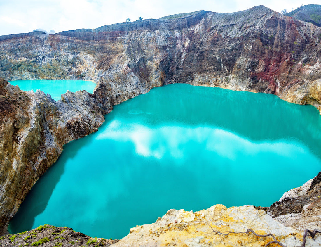 Noah Jigsaw Puzzle Crater lakes Danau Alapola and Kootainuamuri, Volcano Kelimutu, Island Flores, Indonesia, Southeast Asia. Panoramic view of Crater lakes of Volcano Kelimutu, Flores, Indonesia 1000 pieces