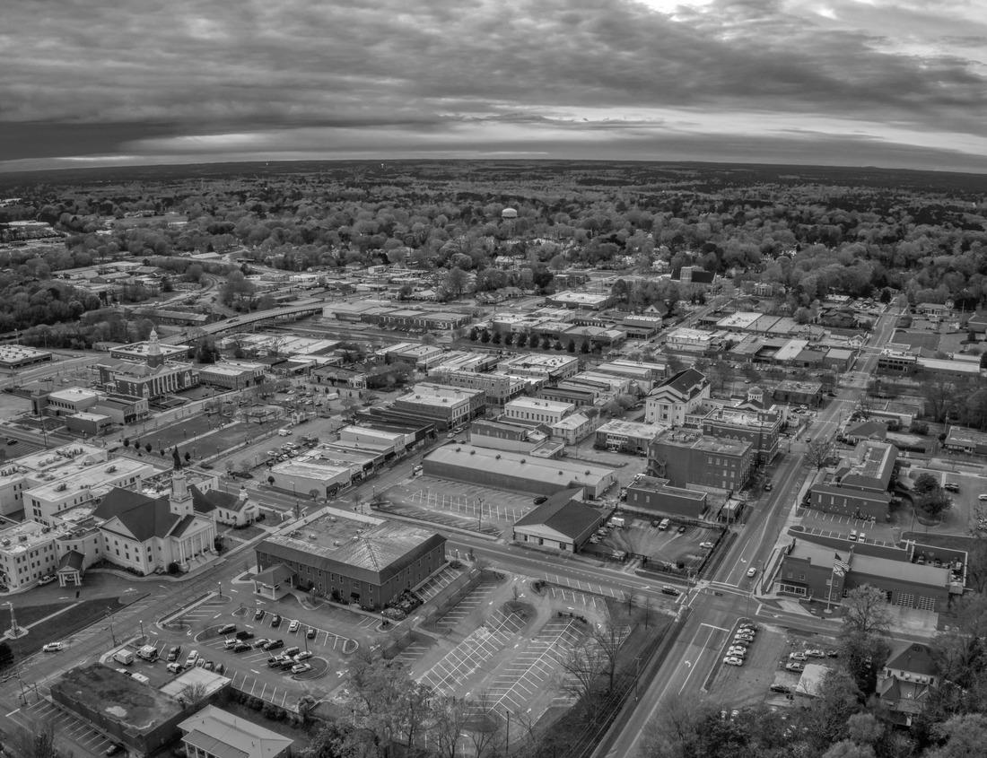 Skyline of Nashville, Tennessee at sunset showing reflections in the Cumberland River 1000pc PuzzleBlack and White