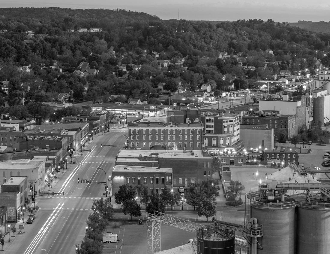 Noah Jigsaw Puzzle Skyline of uptown Charlotte, North Carolina at night in black white 1000 pieces