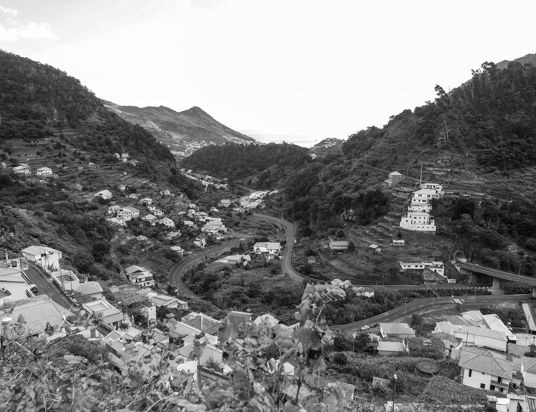 Noah Jigsaw Puzzle Pura Ulun Danu Bratan, or Pura Beratan Temple, Bali island, Indonesia. Pura Ulun Danu Bratan is a major Shivaite and water temple on Bali island, Indonesia in black white 1000 pieces