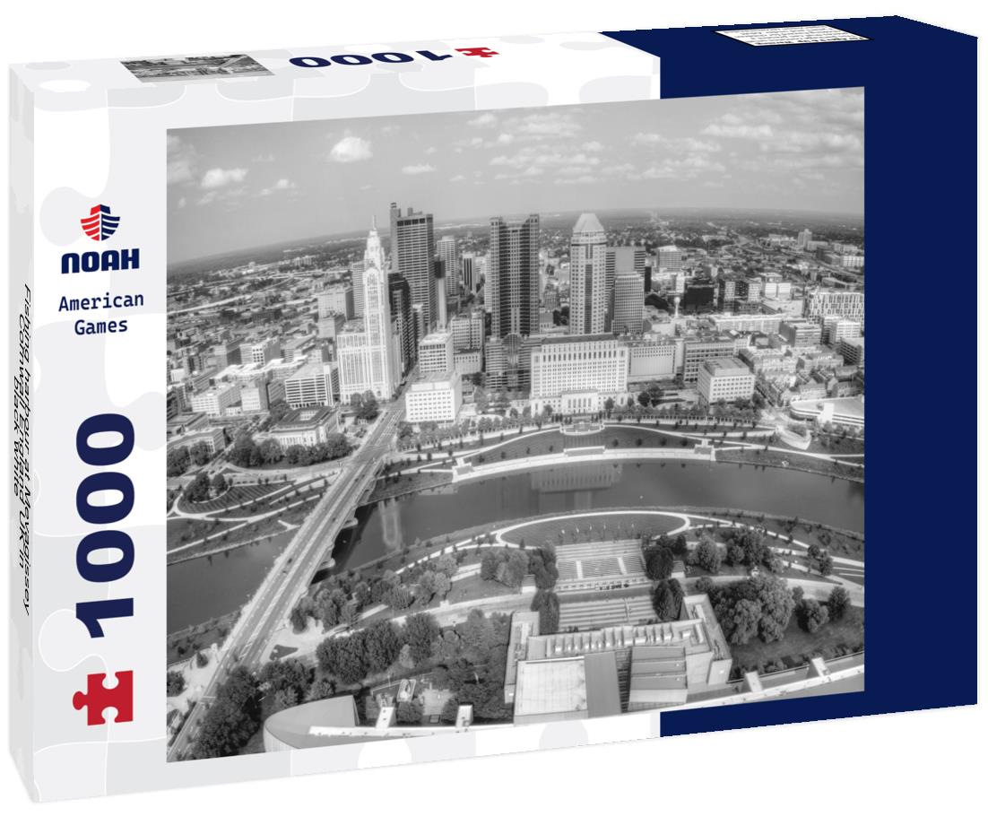 Noah Jigsaw Puzzle Fishing harbour at Mevagissey Cornwall England UK in black white 1000 pieces