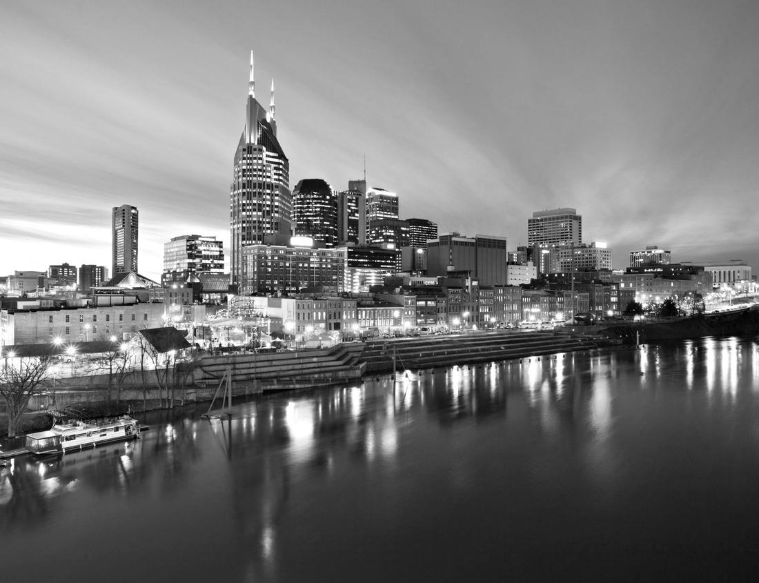 Noah Jigsaw Puzzle Detroit Skyline in black white 1000 pieces