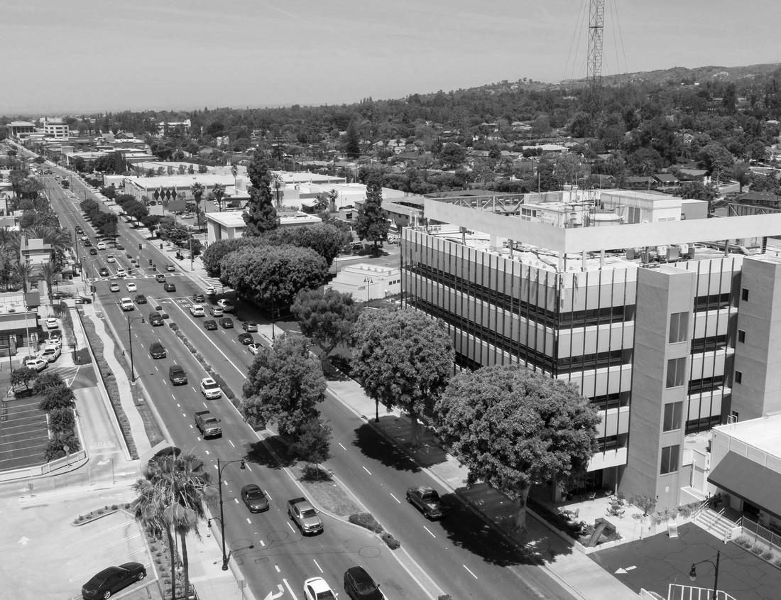 Noah Jigsaw Puzzle Old Port buildings in Montreal early morning in fall season in black white 1000 pieces