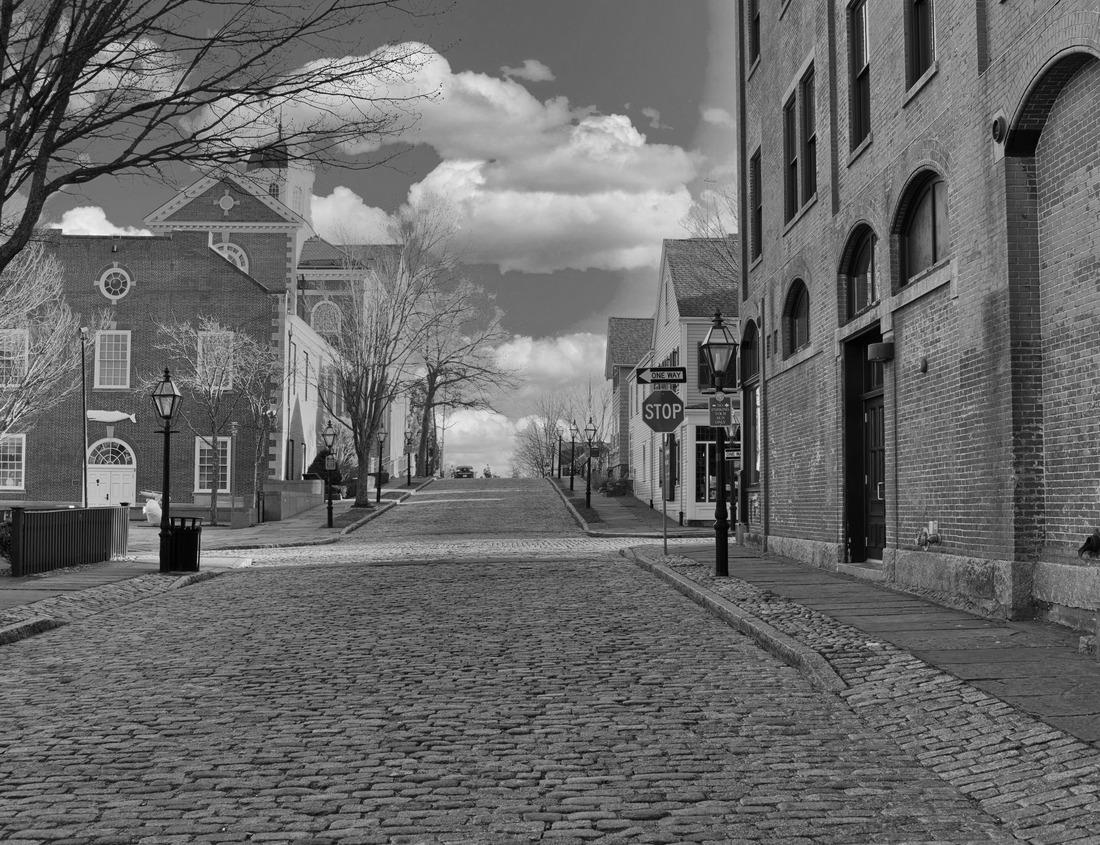 Noah Jigsaw Puzzle Skyline of downtown Seoul, South Korea from bongeunsa temple in black white 1000 pieces