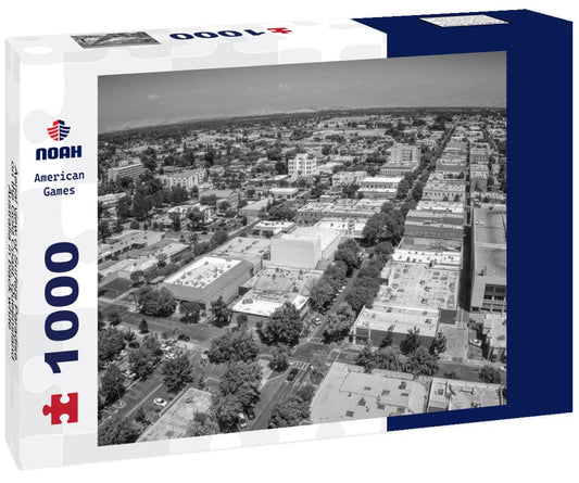 Noah Jigsaw Puzzle Aerial view of Surfers Paradise on the Gold Coast, Queensland, Australia in black white 1000 pieces