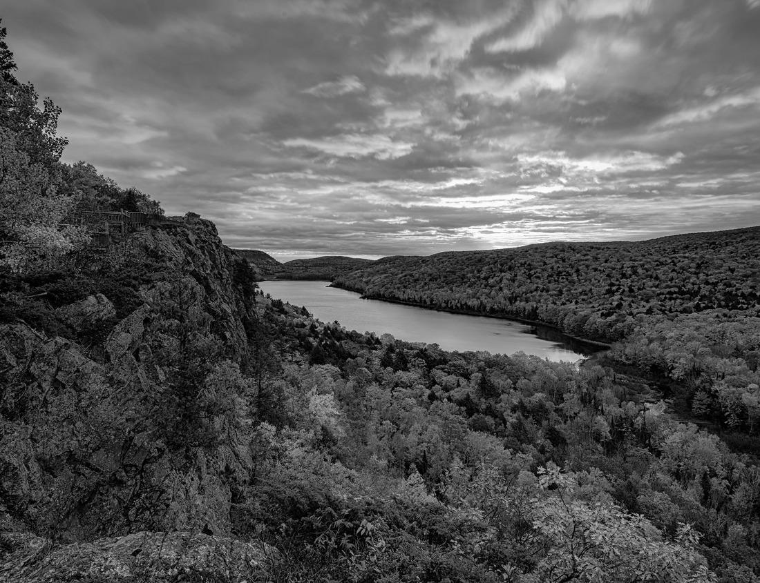 Noah Jigsaw Puzzle Gangnam District, Seoul, South Korea skyline at night in black white 1000 pieces