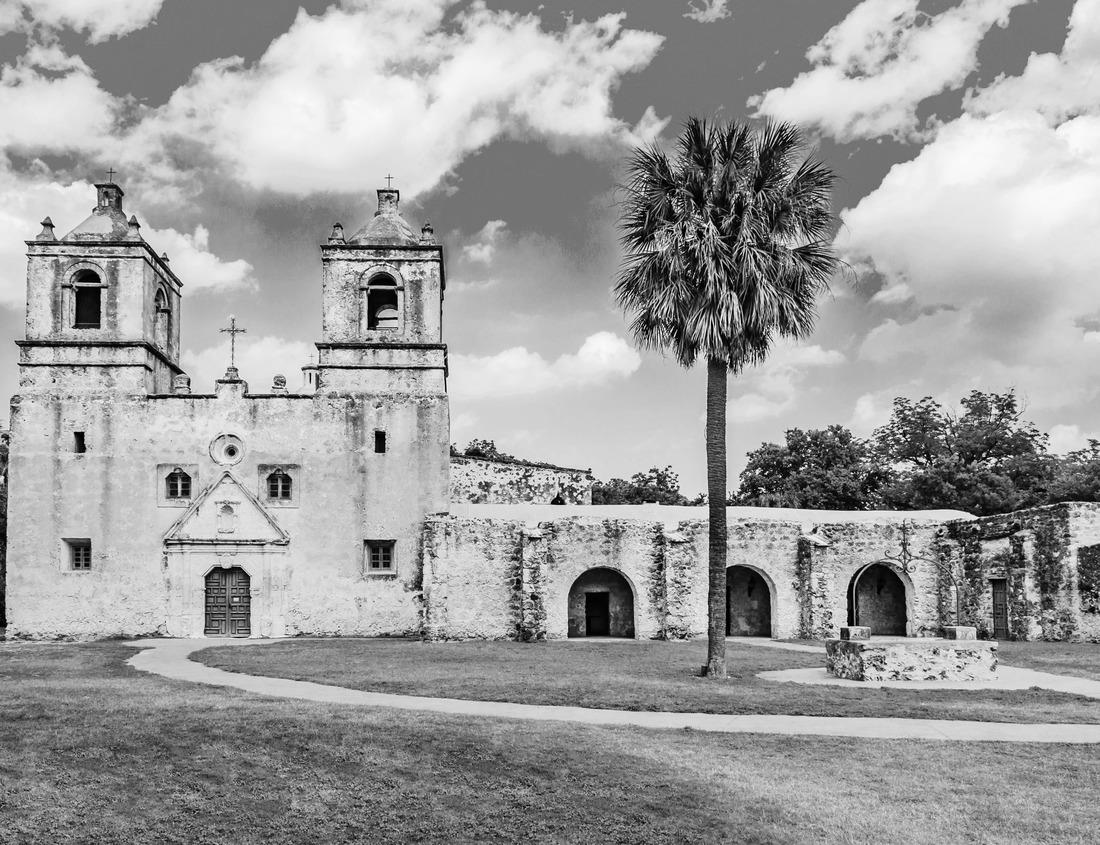 Noah Jigsaw Puzzle Fishing boats in West Bay Harbor Dorset England UK in black white 1000 pieces