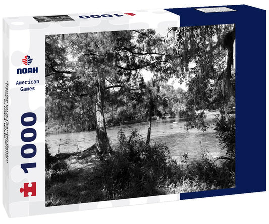 Noah Jigsaw Puzzle Sunrise on a Cornish fishing village, Polperro, England in black white 1000 pieces