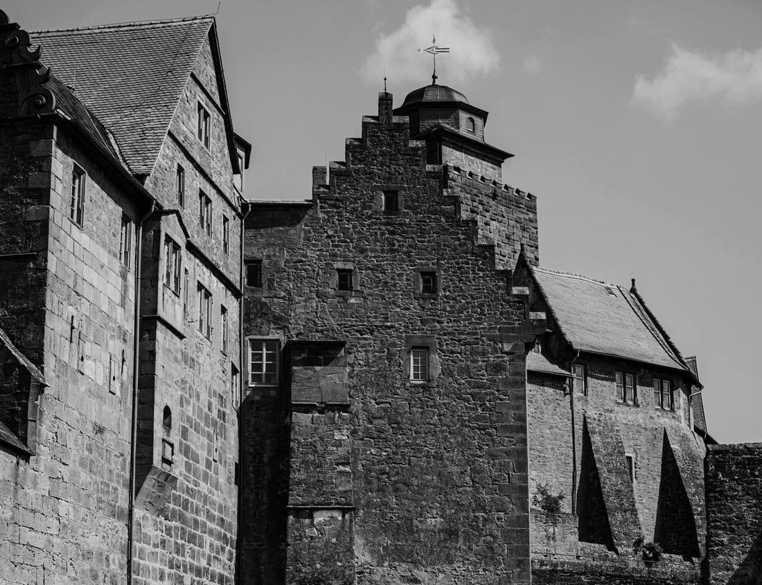 Noah Jigsaw Puzzle Oakland, California. Evening view across Lake Merritt with reflections of buildings and lights on the water in black white 1000 pieces
