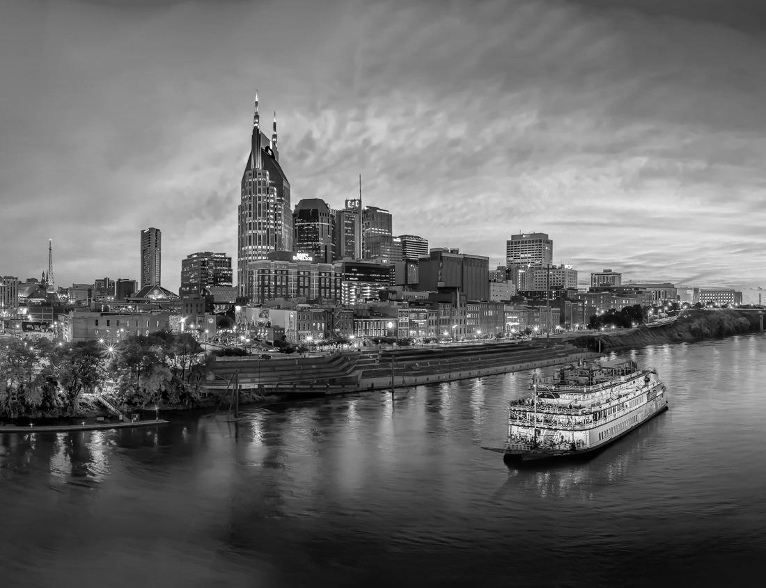 Noah Jigsaw Puzzle Confucius Shrine in Nagasaki, Japan in black white 1000 pieces