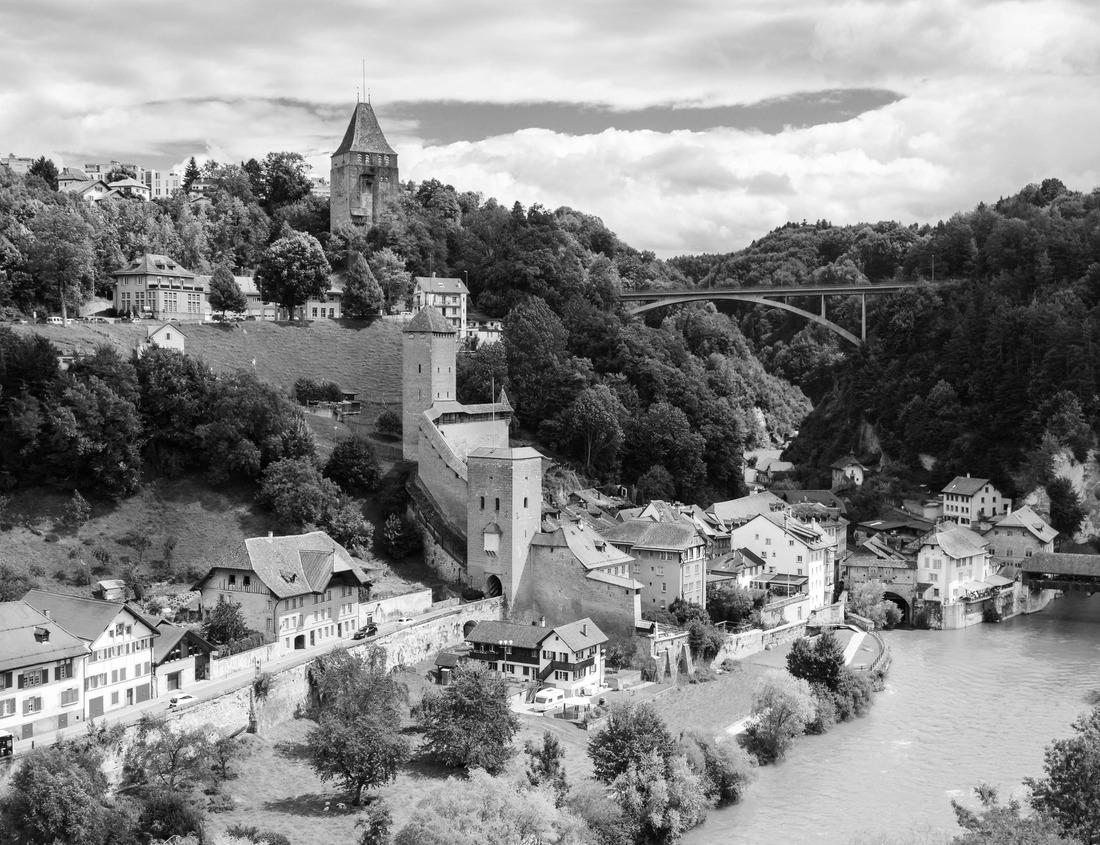 Town Square in Dallas, Georgia 1000pc PuzzleBlack and White