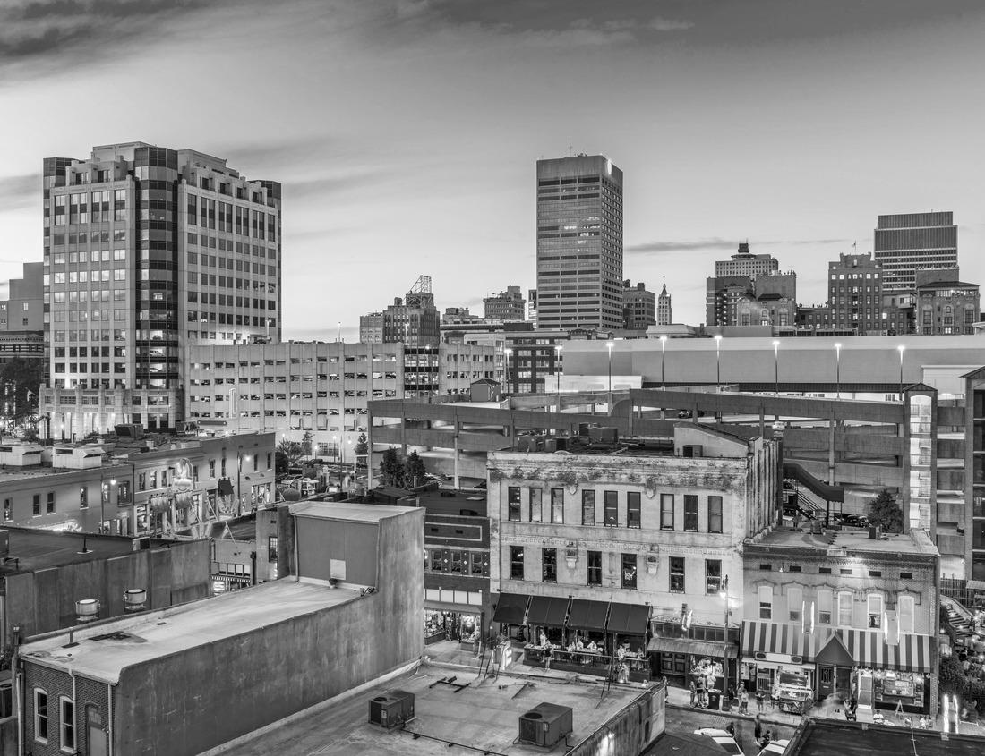 Noah Jigsaw Puzzle Tokyo, Japan office buildings in Shinjuku in black white 1000 pieces