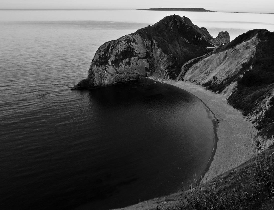 Noah Jigsaw Puzzle The Church of St. Anthony the Thaumaturge is at the northern end of the Grand Canal. Its neoclassical façade and dome is one of the landmarks of Trieste, a city and seaport in Italy in black white 1000 pieces