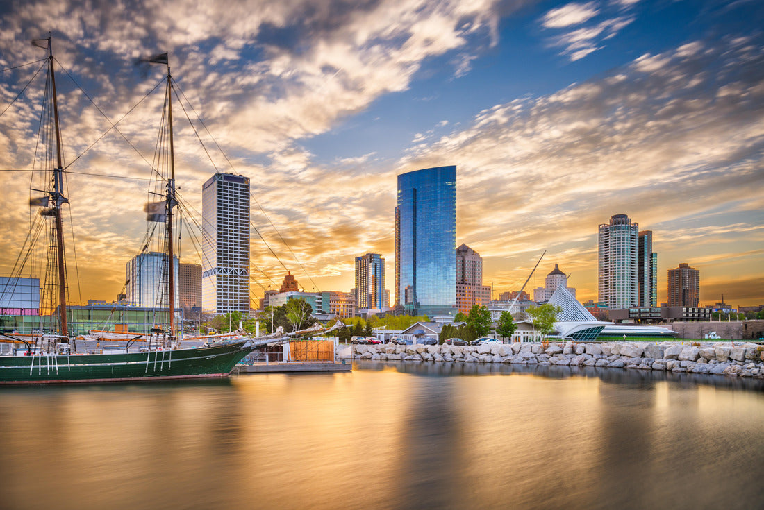 Noah Jigsaw Puzzle Milwaukee, Wisconsin, USA downtown city skyline on Lake Michigan at twilight 2000 pieces