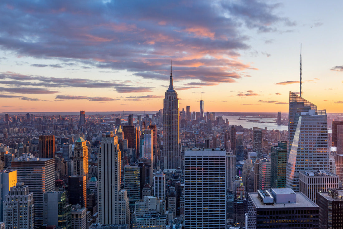 Noah Jigsaw Puzzle Amazing panoramic view of the New York skyline and skyscraper at sunset. Beautiful view in Midtown Manhatton 2000 pieces