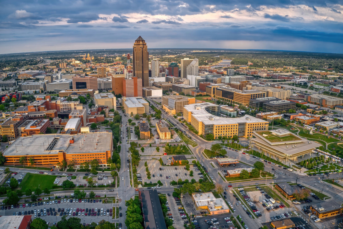 Noah Jigsaw Puzzle Des Moines, Iowa Skyline facing West 2000 pieces