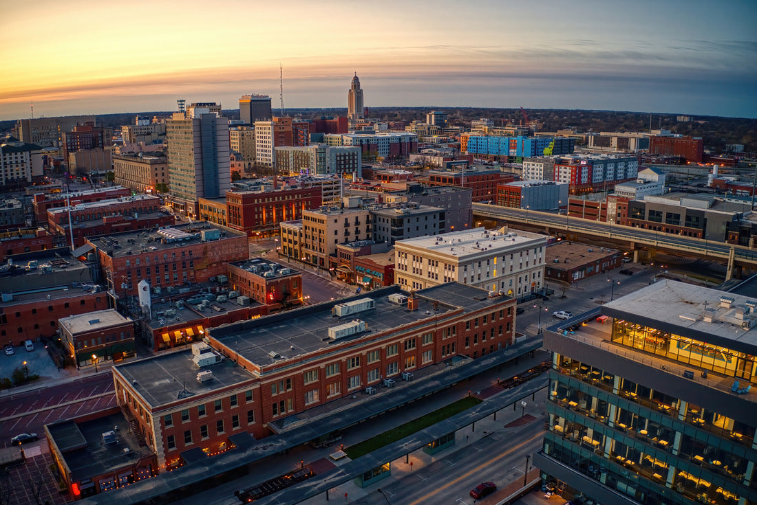 Noah Jigsaw Puzzle Downtown Lincoln, Nebraska at Twilight 2000 pieces
