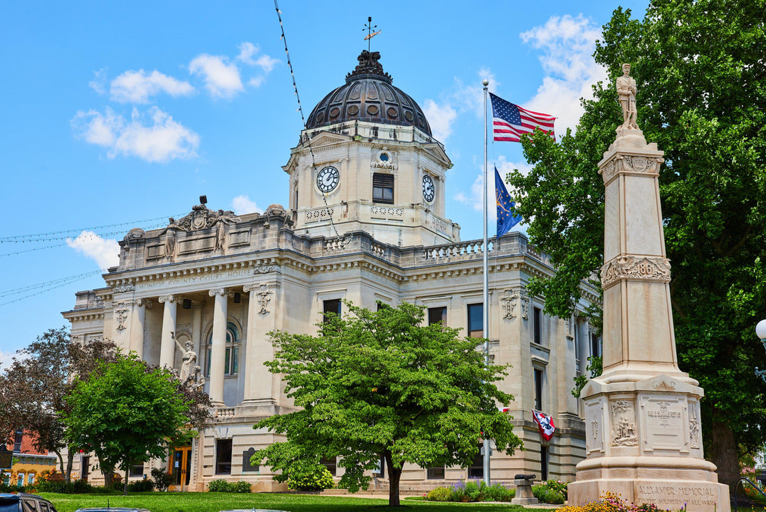 Noah Jigsaw Puzzle Bloomington Indiana courthouse from eye level 2000 pieces