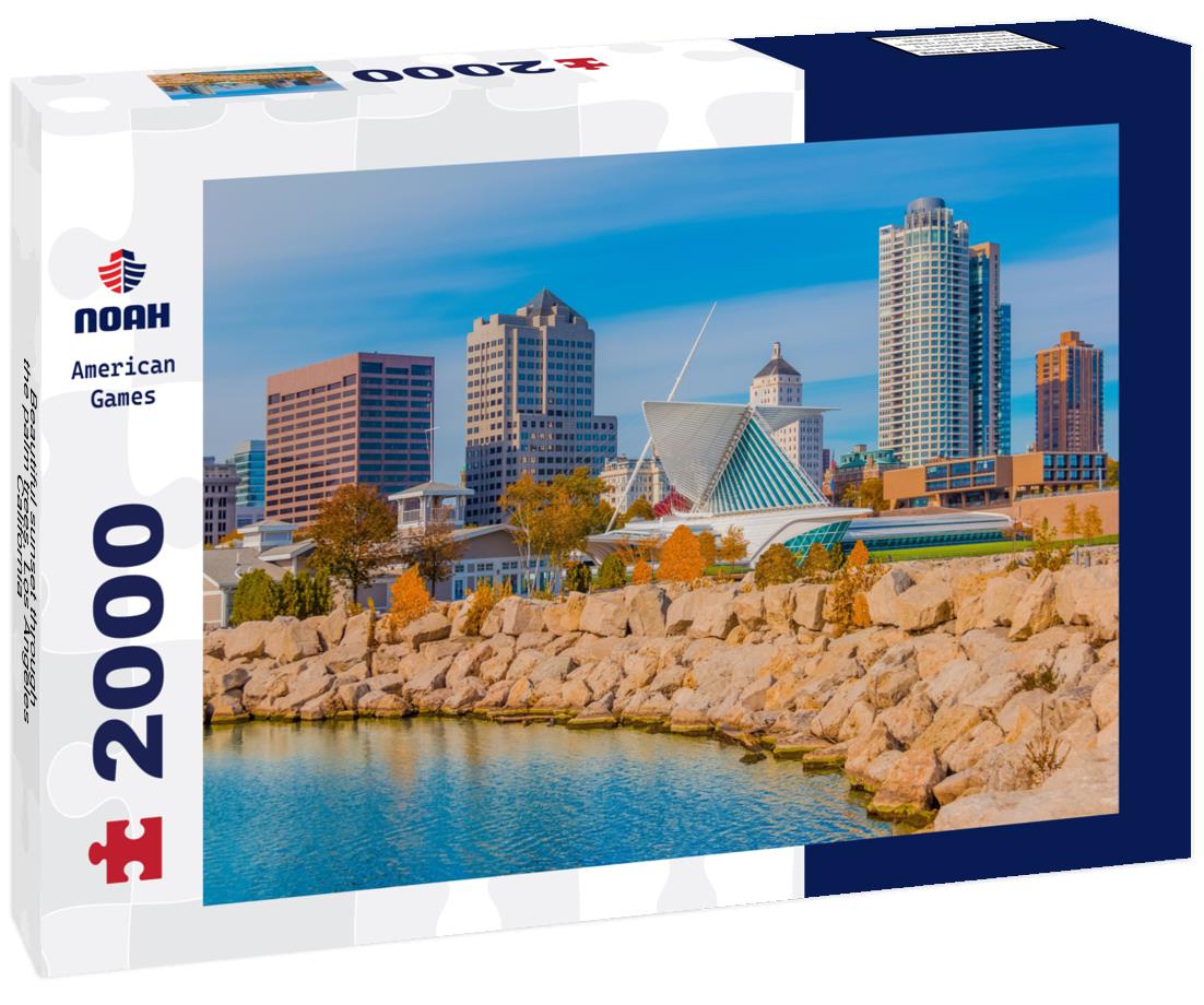 Noah Jigsaw Puzzle Beautiful sunset through the palm trees, Los Angeles, California 2000 pieces