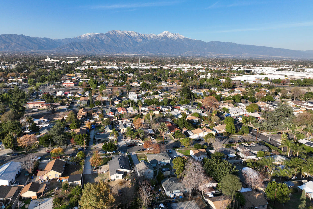 Noah Jigsaw Puzzle Ontario city in California with mountains in the background, California, USA 2000 pieces