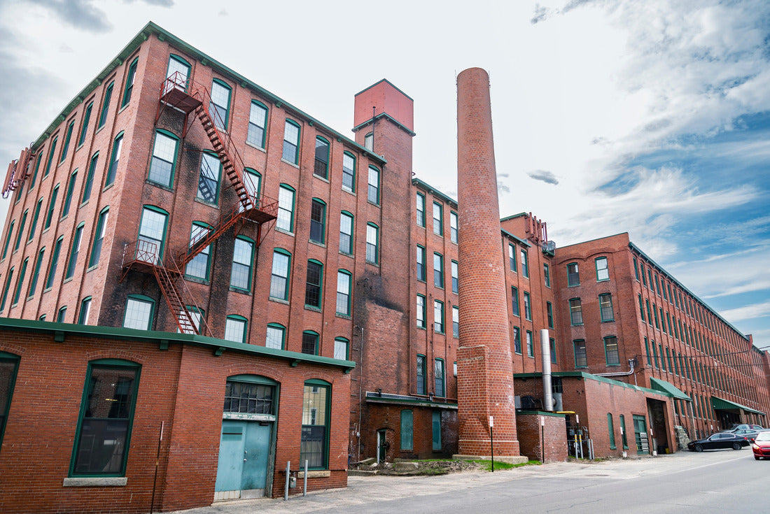 Noah Jigsaw Puzzle The old Mill in Westbrook Maine. The heritage from the industrial revolution, USA 2000 pieces
