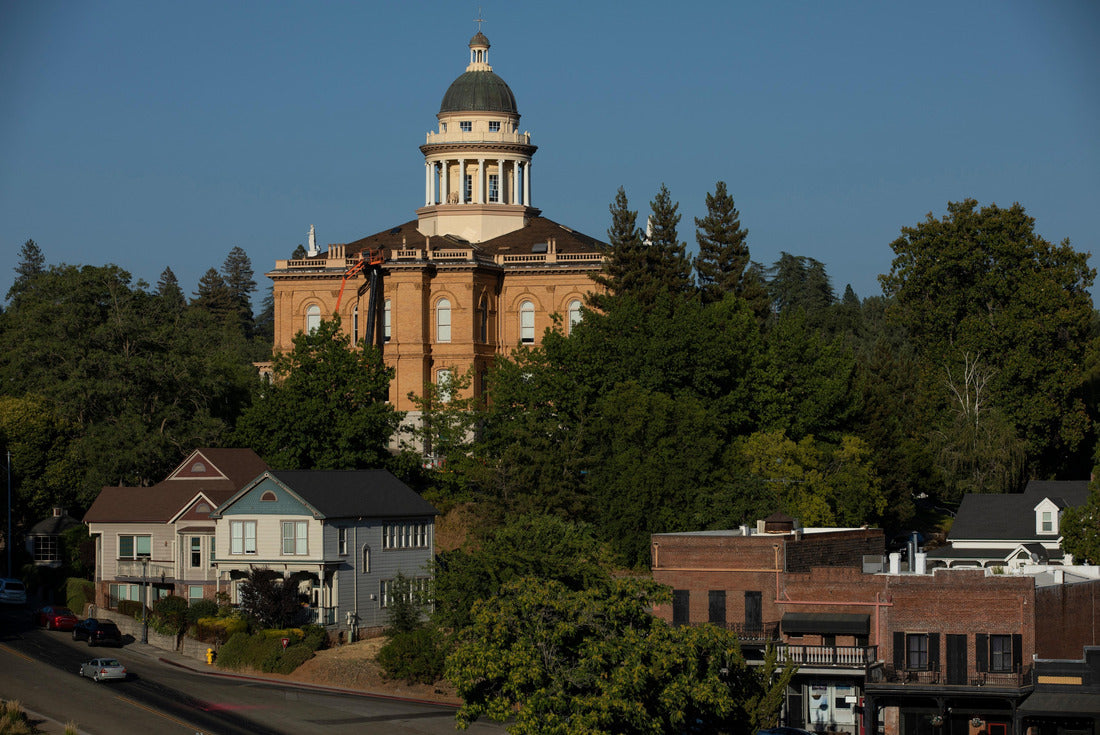 Noah Jigsaw Puzzle Sunlight shines on the historic 1898 Courthouse in downtown Auburn, California, USA 2000 pieces