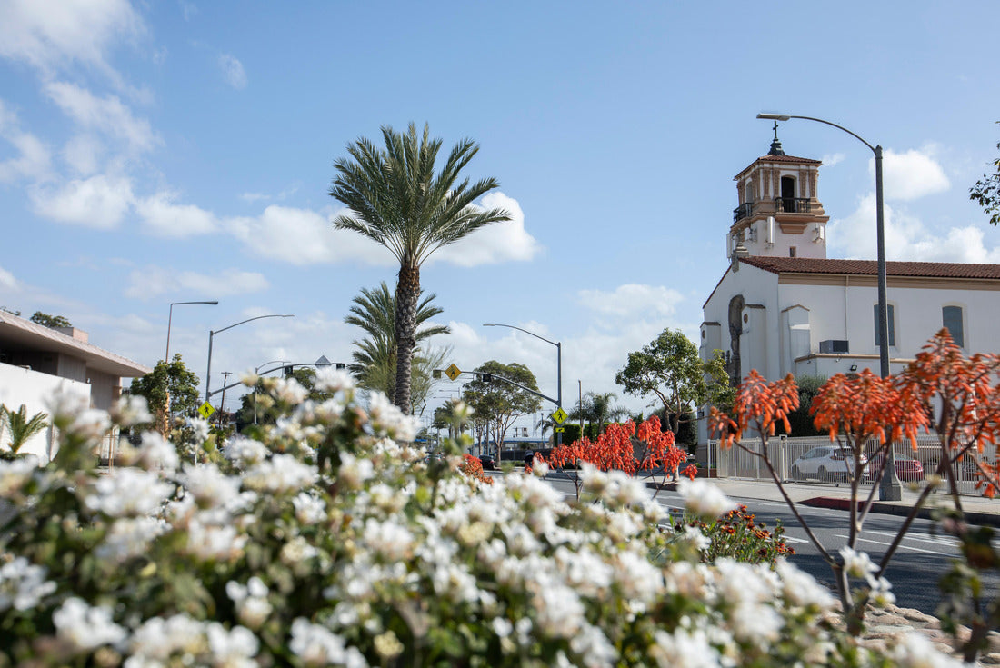 Noah Jigsaw Puzzle South Gate, California, USA: Sun shines on a historic church and street scene in South Gate 2000 pieces