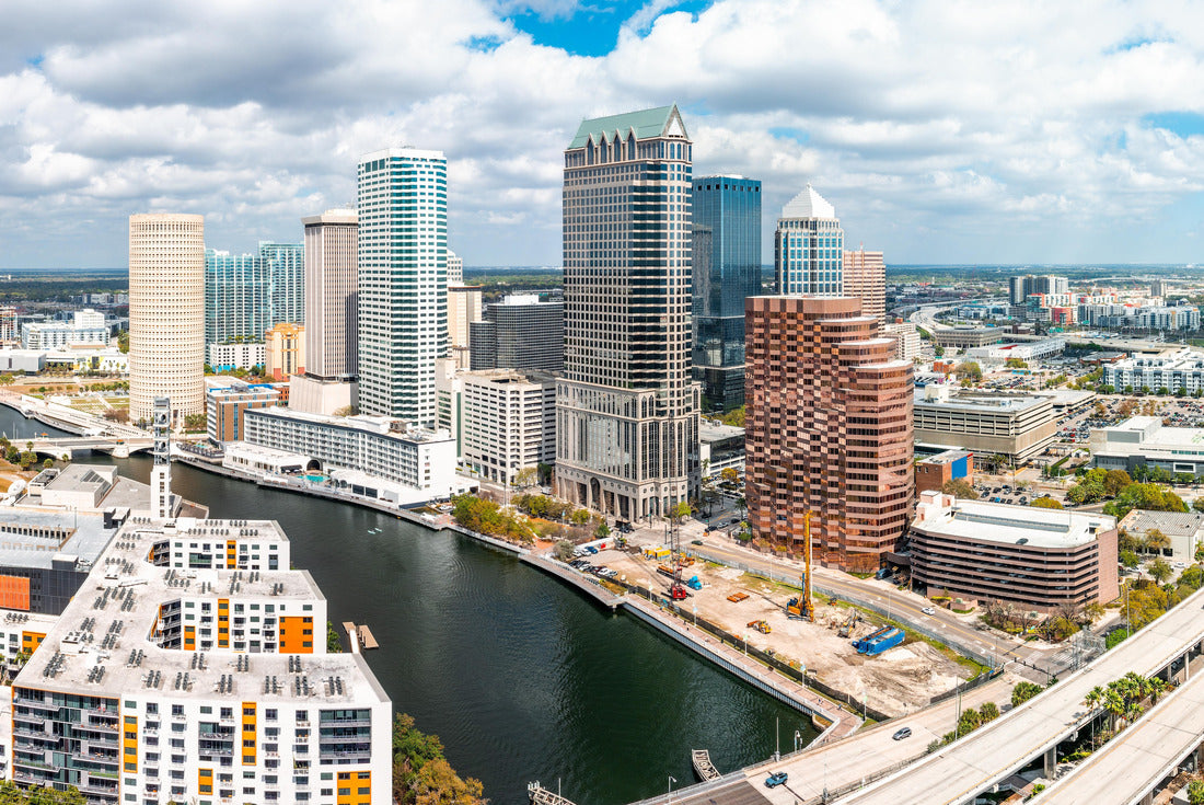 Noah Jigsaw Puzzle Aerial panorama of Tampa, Florida skyline. Tampa is a city on the Gulf Coast of the U.S. state of Florida 2000 pieces