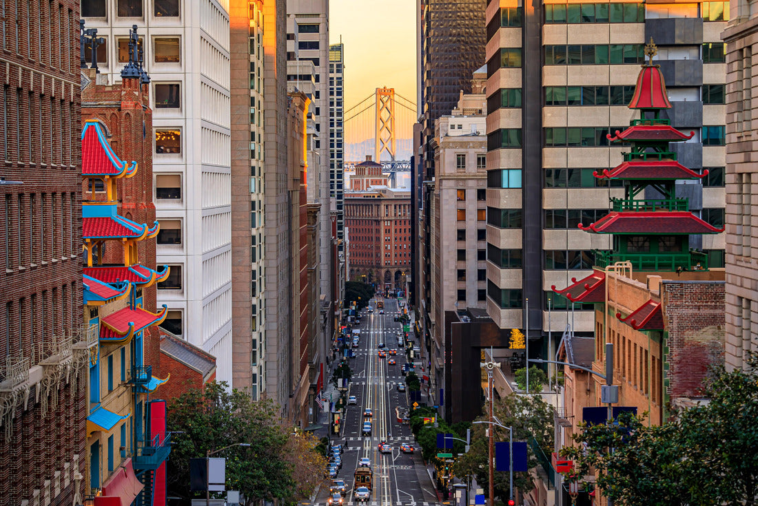 Noah Jigsaw Puzzle Famous view of California Street near China Town and the Financial District, with Chinese pagoda towers and the Bay Bridge at sunset in San Francisco 2000 pieces