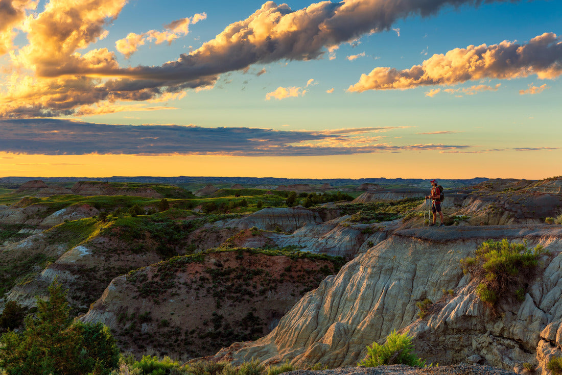 Looking out over the badlands of North Dakota 2000pc Puzzle