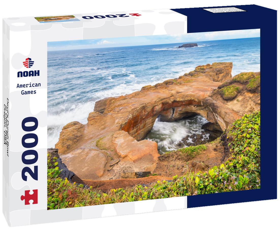 Devil's Punch Bowl in Otter Rock, Oregon, USA 2000pc Puzzle