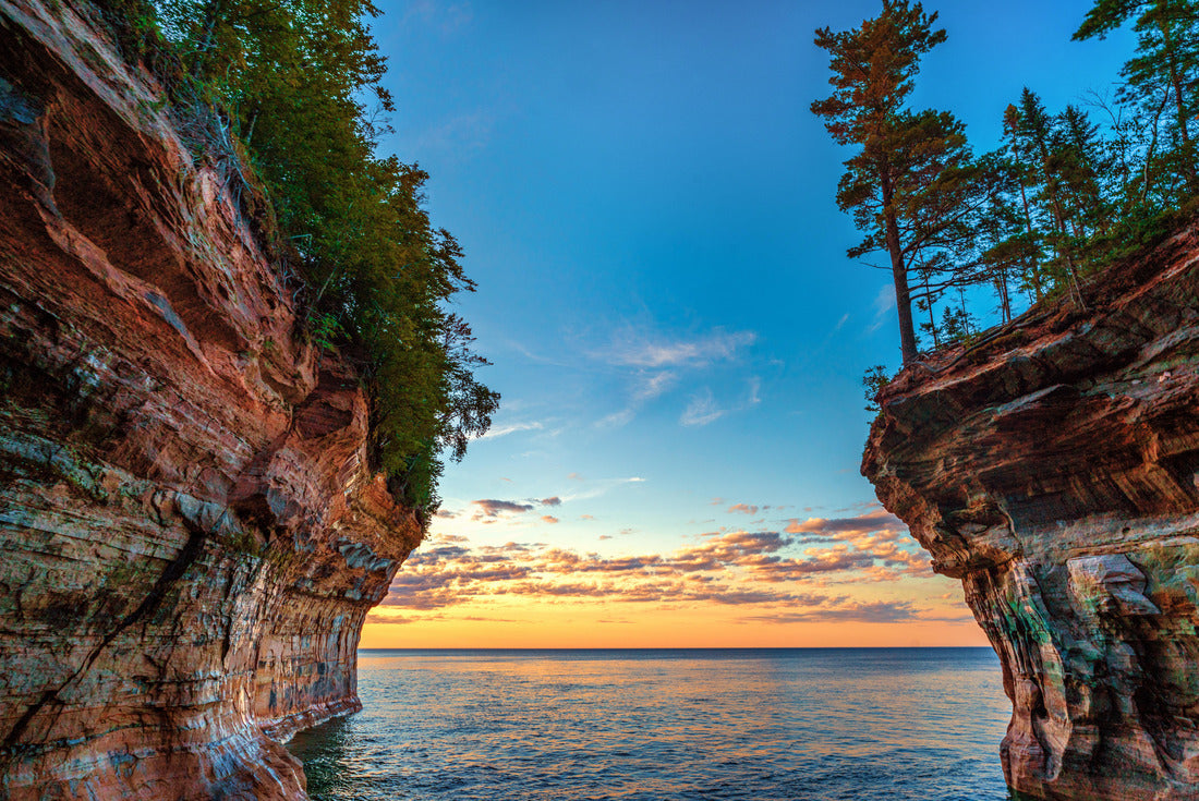Pictured Rocks, National Lakeshore, Michigan 2000pc Puzzle