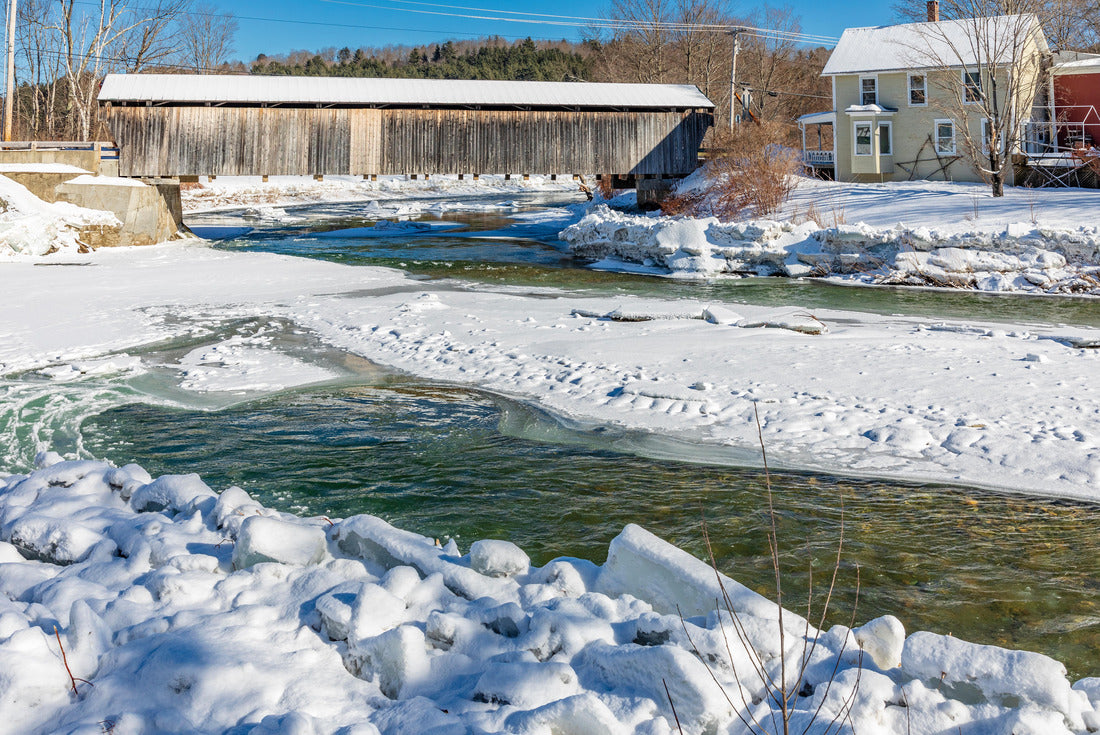 Vermont-Waitsfield-Waitsfield Covered Bridge 2000pc Puzzle
