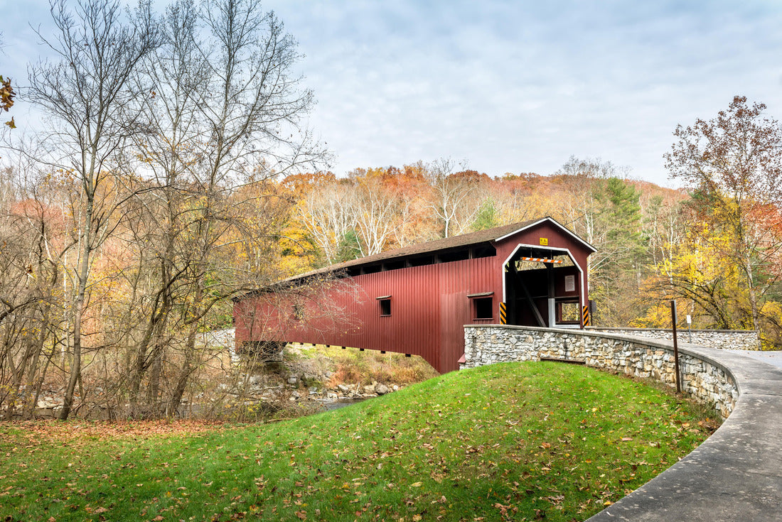 Covered Bridge in Pennsylvania during Autumn 2000pc Puzzle