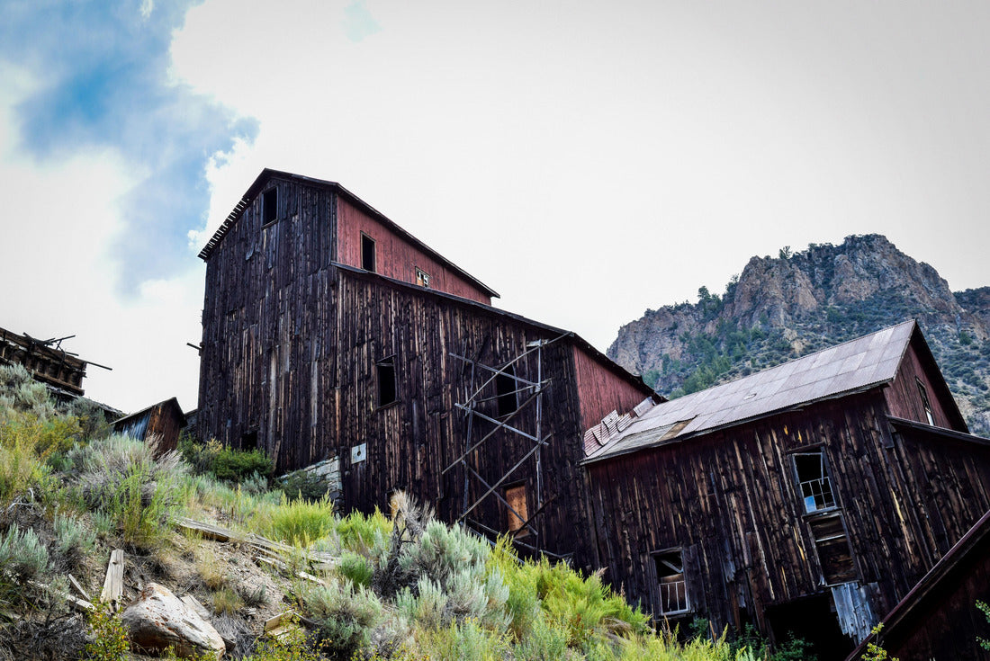 Building In The Idaho Ghost Town, Bay Horse 2000pc Puzzle