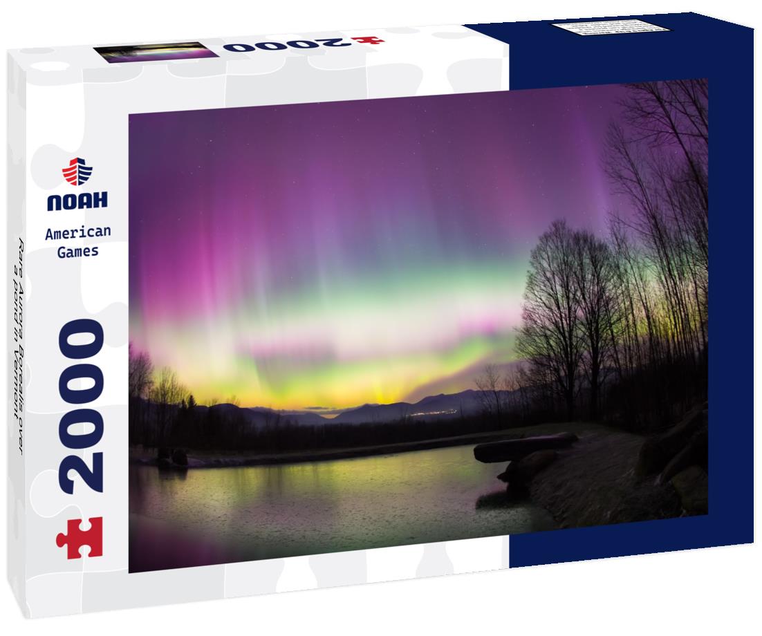 Rare Aurora Borealis over a pond in Vermont 2000pc Puzzle