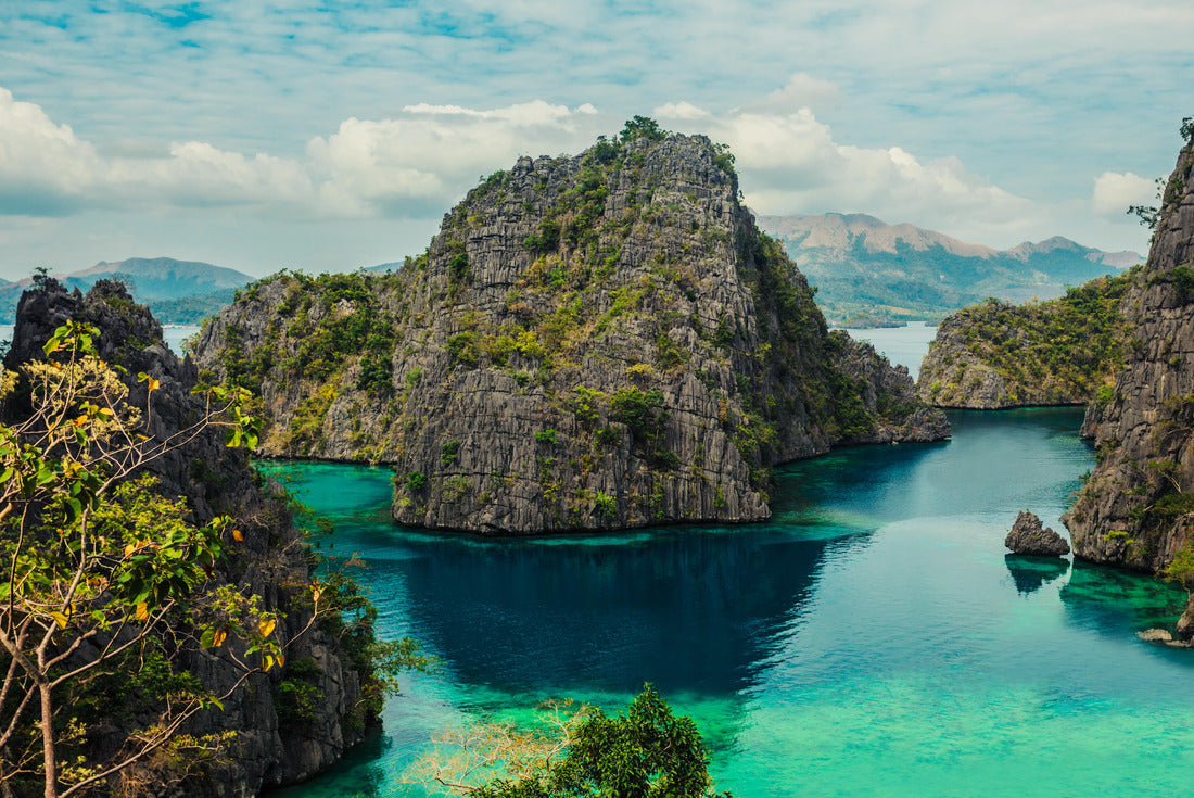 Kayangan Lake in Coron, Philippines 2000pc Puzzle
