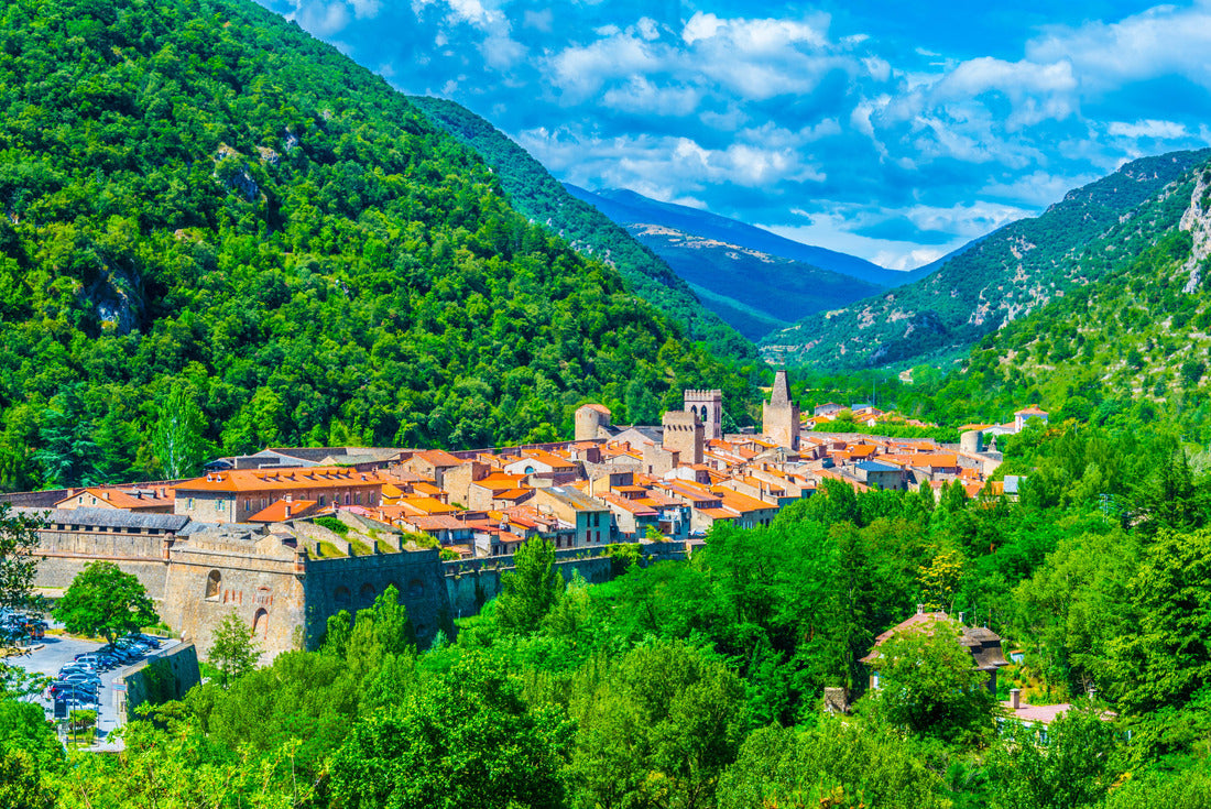Villefranche de Conflent village in France 2000pc Puzzle