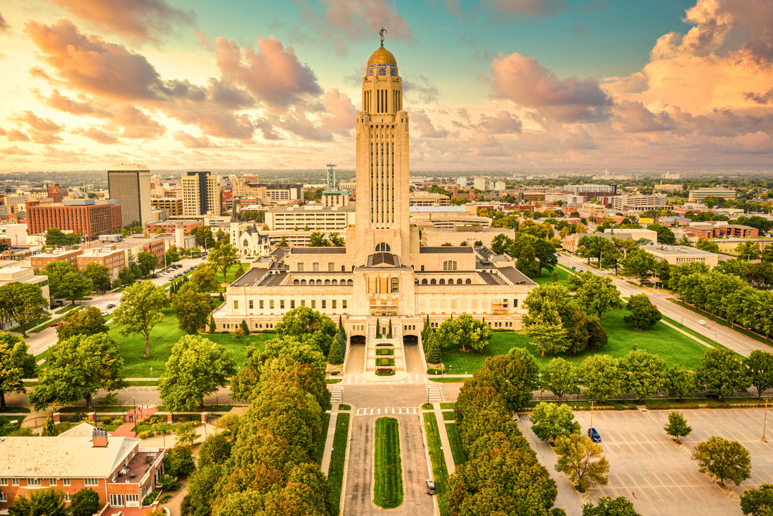 Lincoln skyline and Nebraska State Capitol 2000pc Puzzle